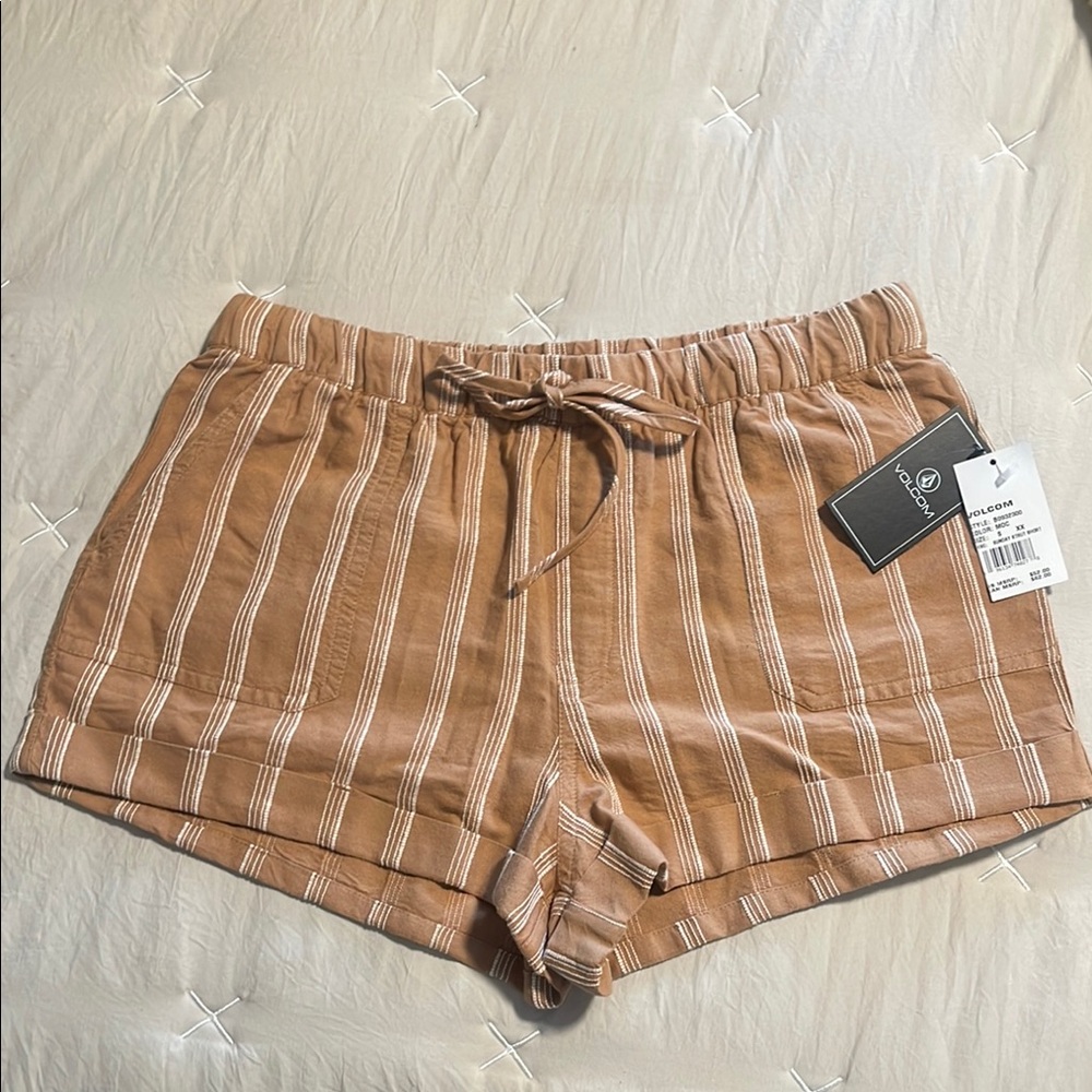Volcom tan draw string shorts